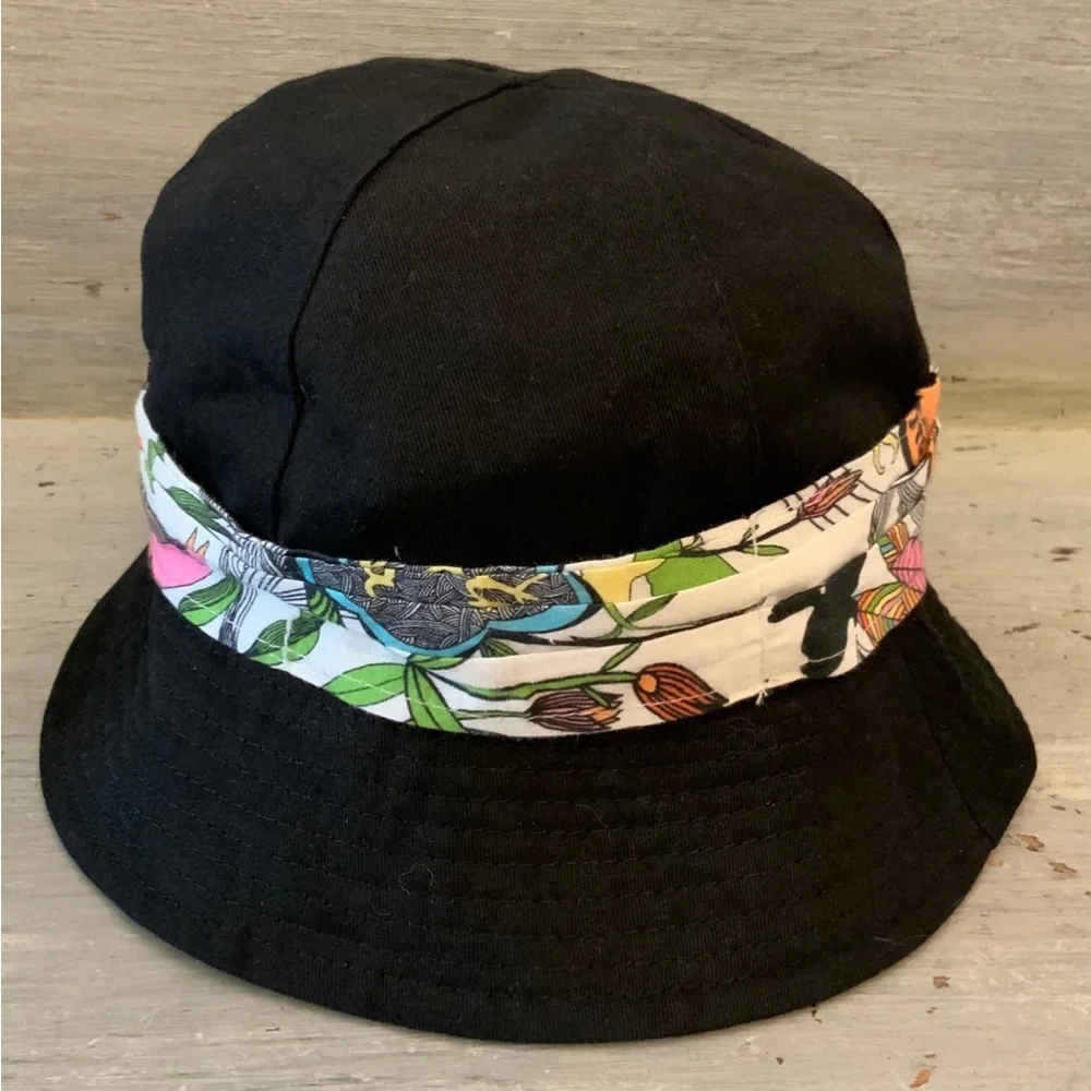 Sakroots‎ Bucket Sunhat Black 10” Diameter Fit  Peace and harmony all things GC